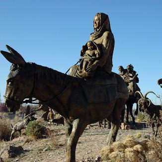 Doña Eufemia statue